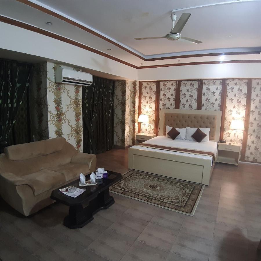 Premier Inn Davis Road Lahore Buitenkant foto