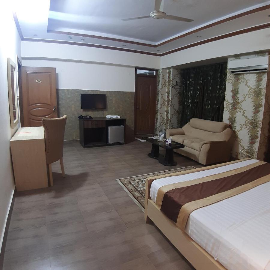 Premier Inn Davis Road Lahore Buitenkant foto