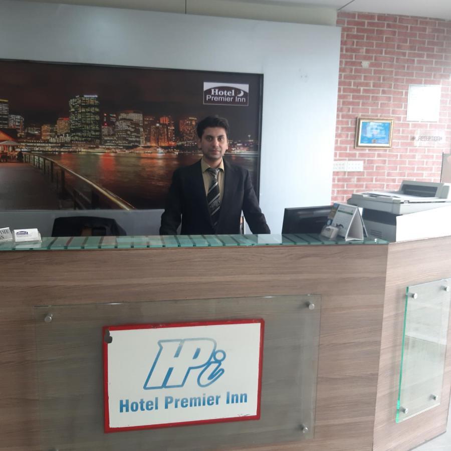 Premier Inn Davis Road Lahore Buitenkant foto