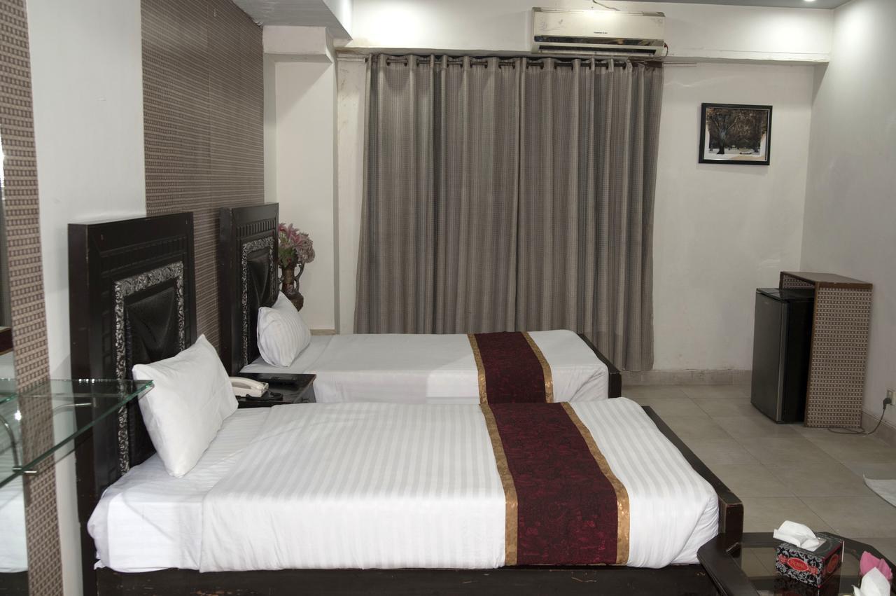 Premier Inn Davis Road Lahore Buitenkant foto