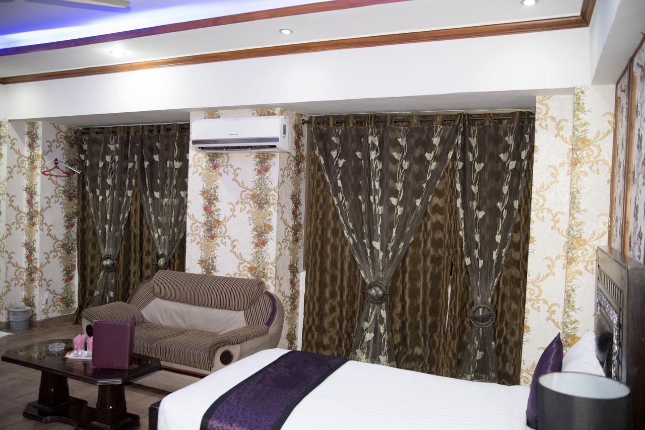 Premier Inn Davis Road Lahore Buitenkant foto