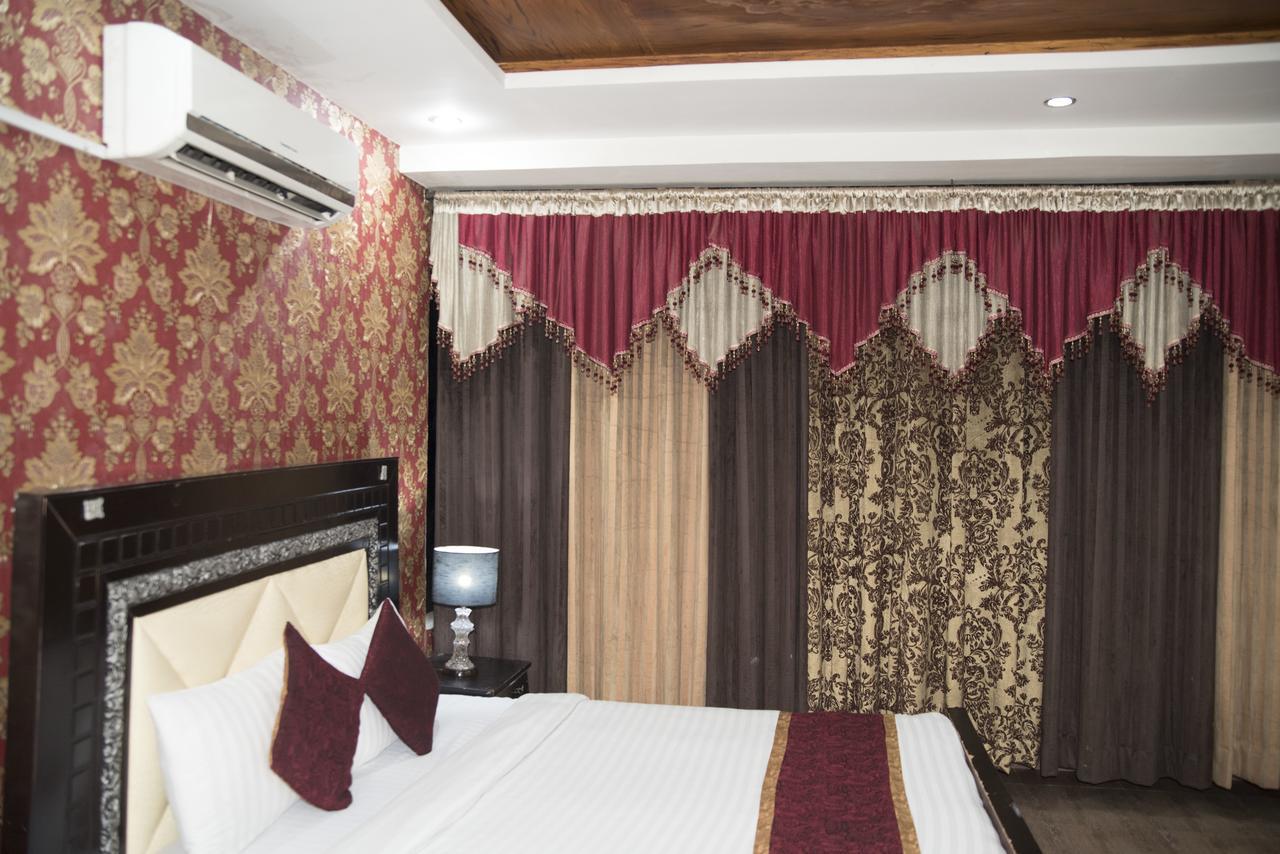 Premier Inn Davis Road Lahore Buitenkant foto