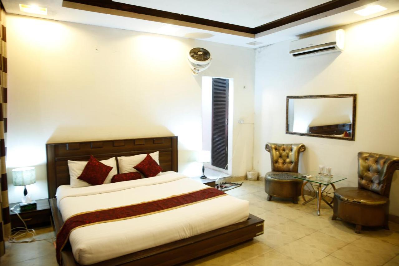 Premier Inn Davis Road Lahore Buitenkant foto